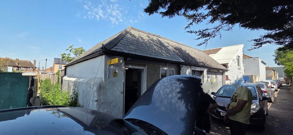 2-3 Myrtle Rd, Eastbourne for sale - Building Photo - Image 2 of 4