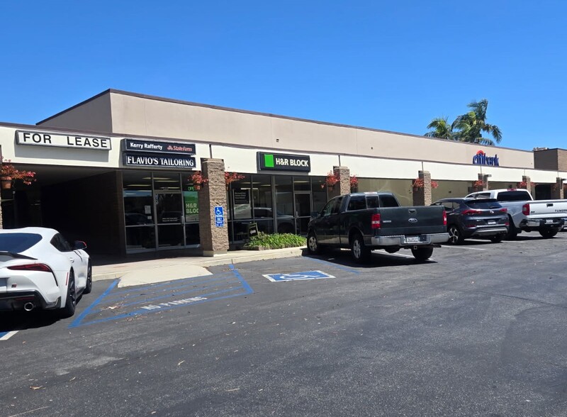 452-470 Arneill Rd, Camarillo, CA for lease - Building Photo - Image 2 of 4