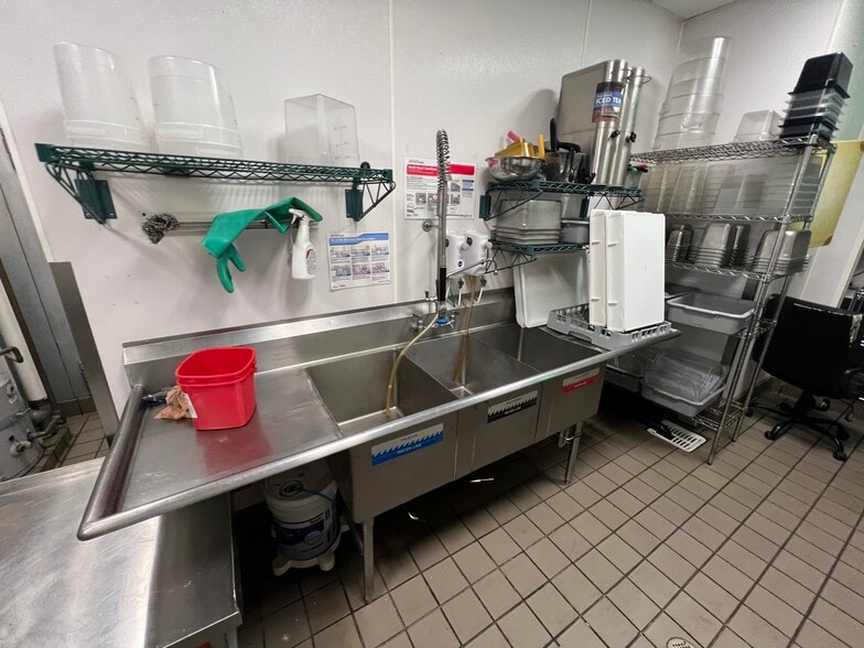 5555 Laval Rd, Arvin, CA à louer - Photo du bâtiment - Image 2 de 8