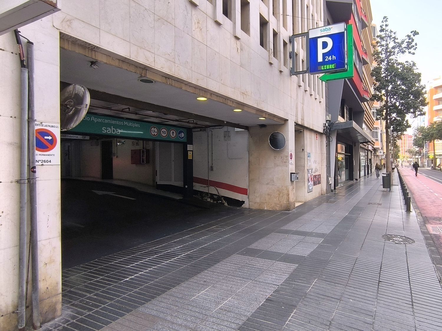 del Leon y Castillo, 51, Las Palmas de Gran Canaria, Las Palmas for lease Primary Photo- Image 1 of 12