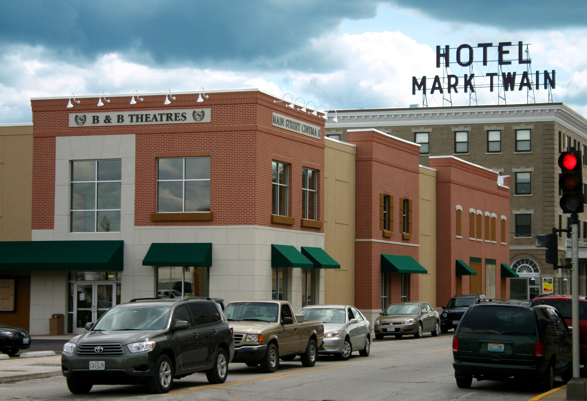 100 S Main St, Hannibal, MO for sale Primary Photo- Image 1 of 2
