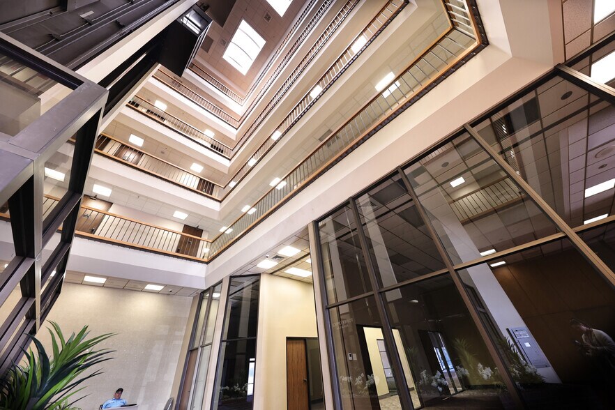 3649 Leopard St, Corpus Christi, TX à louer - Photo intérieure - Image 3 de 15