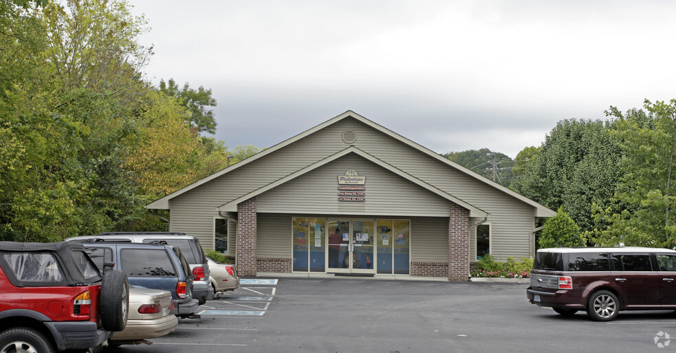 1115 Blanton Dr, Sevierville, TN for lease - Primary Photo - Image 1 of 8