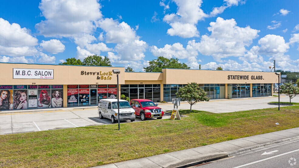 201 W Donegan Ave, Kissimmee, FL à vendre - Photo principale - Image 1 de 4