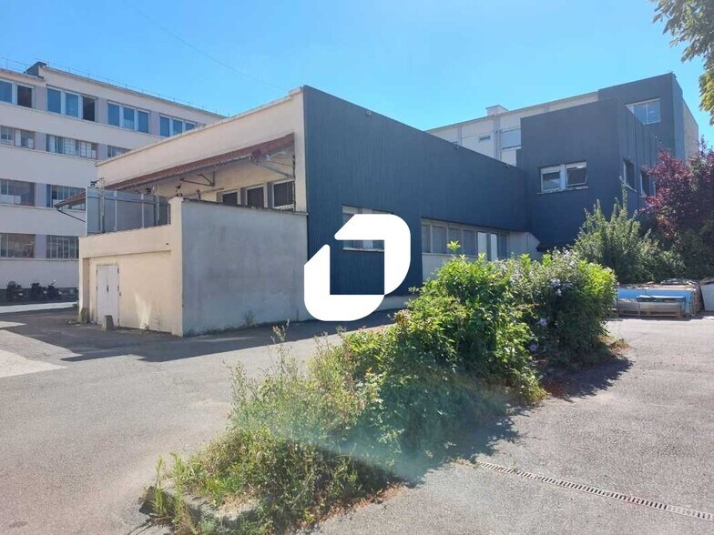 Bureau dans Saint-Denis à louer - Photo du bâtiment - Image 1 de 8