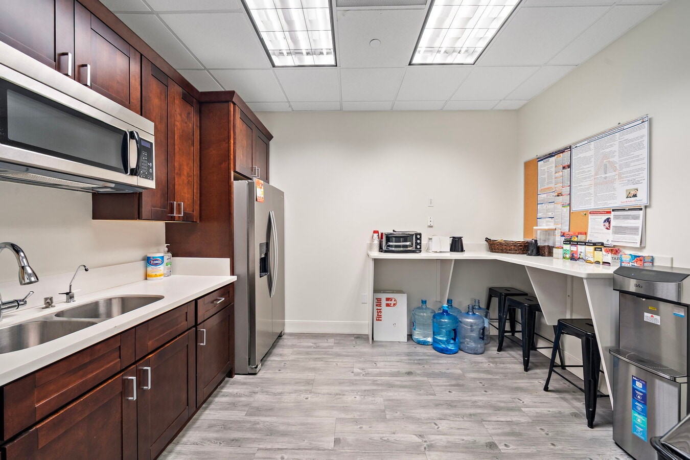 27432 Aliso Creek Rd, Aliso Viejo, CA 92656 - Unit 200 -  - Interior Photo - Image 2 of 9
