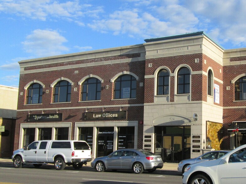 524 W State St, Geneva, IL à louer - Photo du bâtiment - Image 2 de 7