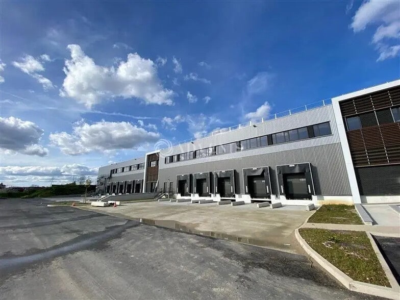 Industrial in Garges-lès-Gonesse for lease - Building Photo - Image 3 of 11