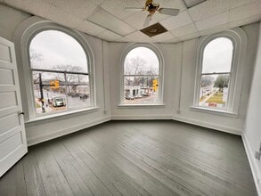 146-148 W Trade St, Dallas, NC for lease Interior Photo- Image 1 of 6