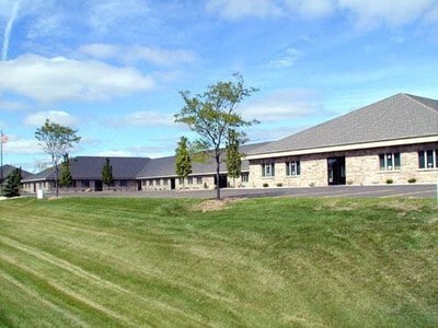 119 N McCarthy Rd, Appleton, WI for lease - Building Photo - Image 2 of 7