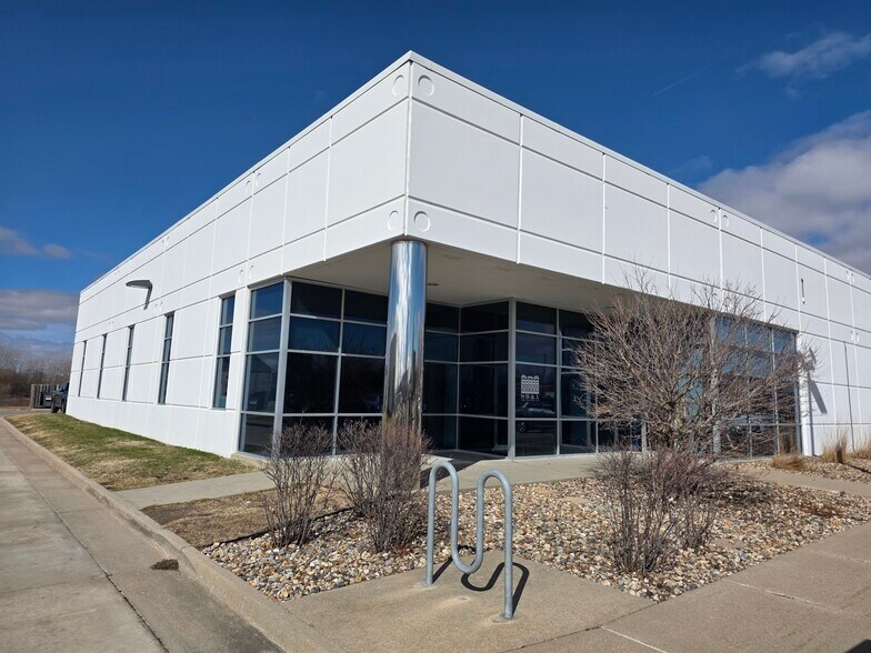 1421 S Bell Ave, Ames, IA à louer - Photo du bâtiment - Image 1 de 1