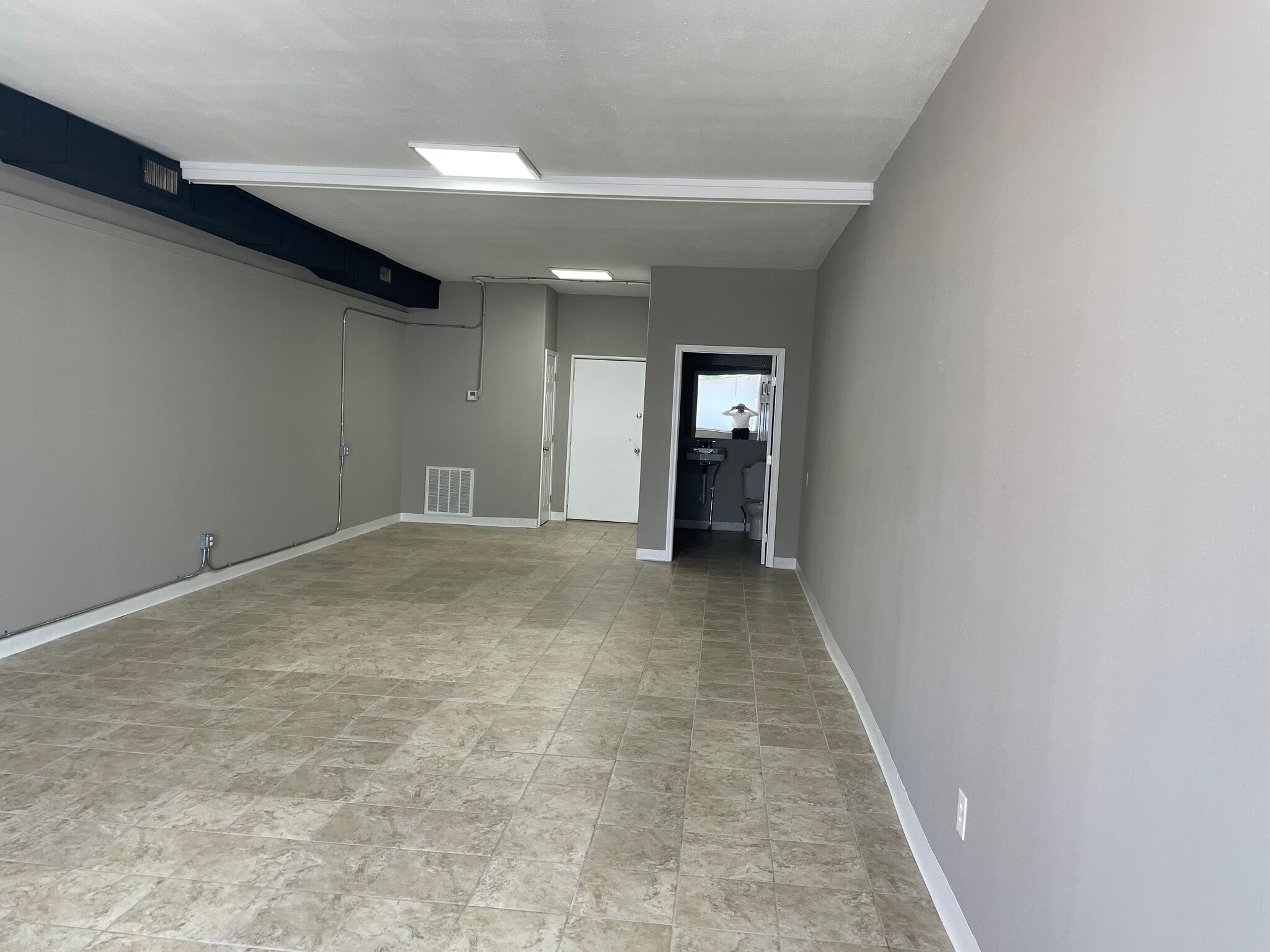 4113-4117 Barrancas Ave, Pensacola, FL à louer Photo intérieure- Image 1 de 1