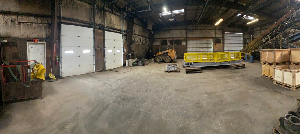 56625 Woodhouse Dr, Dowagiac, MI à vendre - Photo intérieure - Image 3 de 3