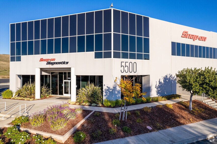 5500-5550 Hellyer Ave, San Jose, CA à louer - Photo du bâtiment - Image 3 de 6