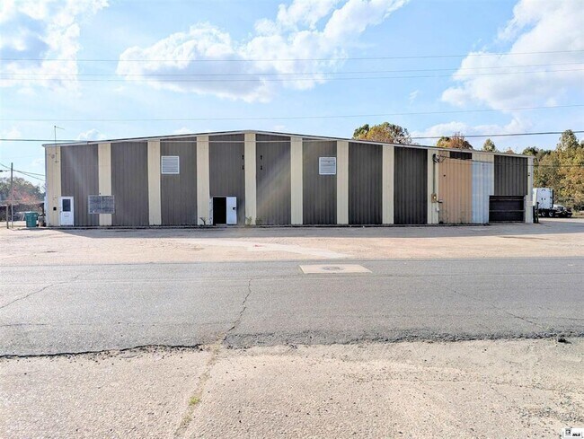 Plus de détails pour 830 Carter St, Winnsboro, LA - Industriel à vendre