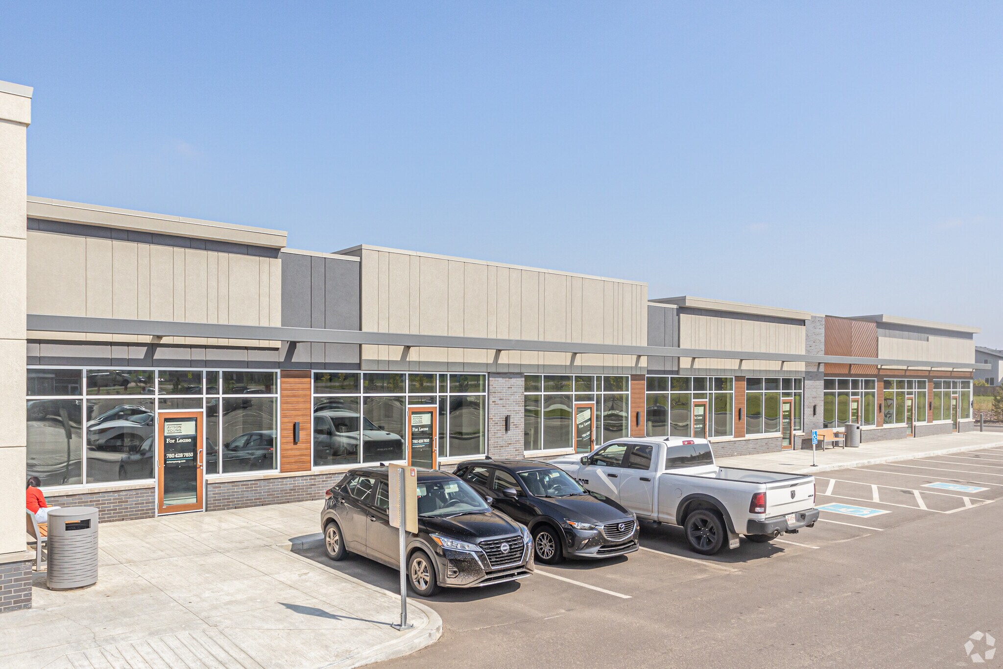 4900 69th St, Leduc, AB à louer Photo du bâtiment- Image 1 de 2