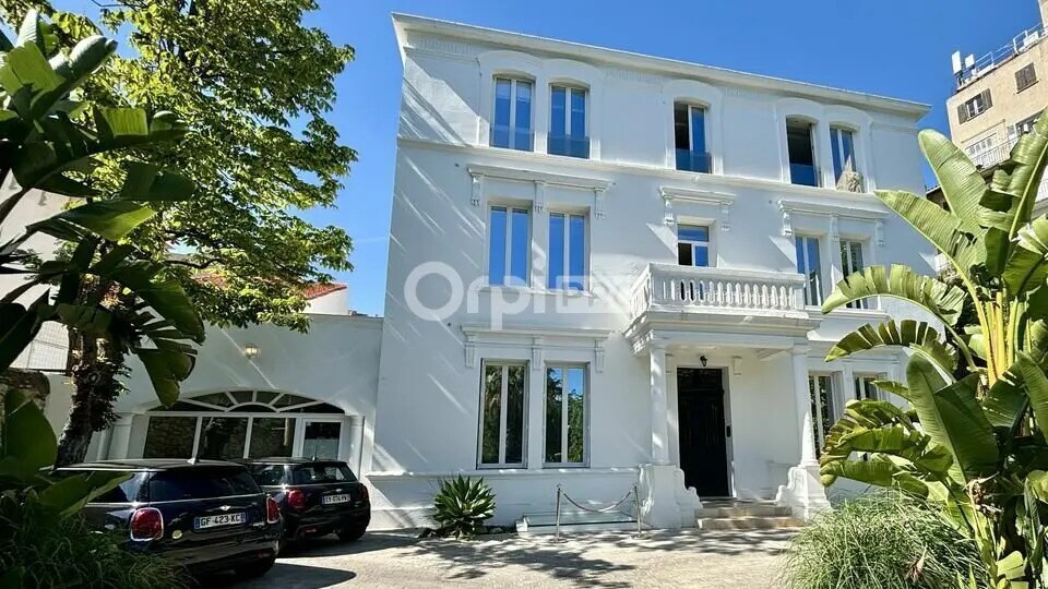 Bureau dans Marseille à louer - Photo du bâtiment - Image 1 de 8