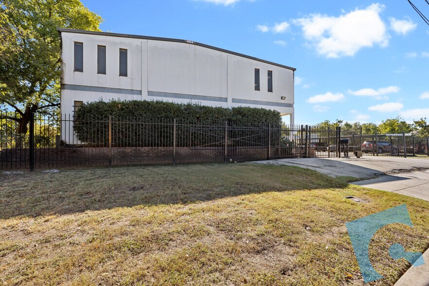 6324 Eden Dr, Haltom City, TX à louer - Photo du bâtiment - Image 2 de 11