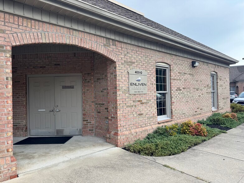 400 Prestige Park Dr, Hurricane, WV à louer - Photo du bâtiment - Image 2 de 8