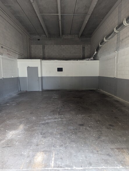 1300-1370 W Industrial Ave, Boynton Beach, FL à louer - Photo du bâtiment - Image 3 de 5