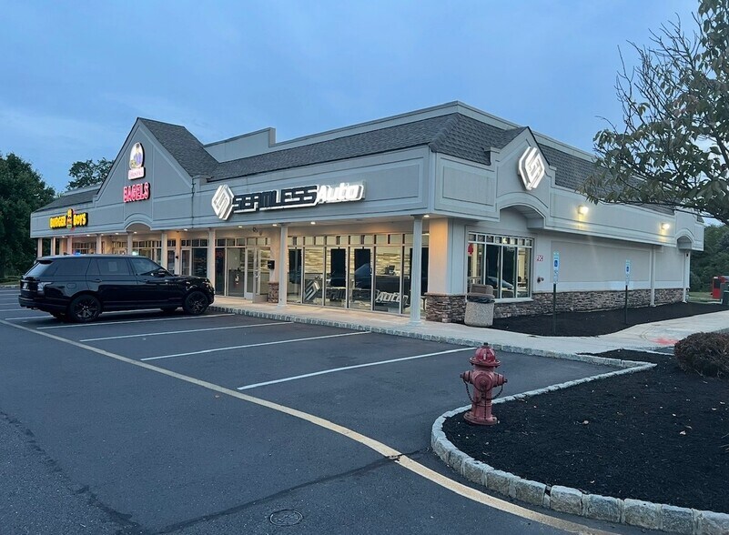 128 Highway 79, Marlboro, NJ à louer - Photo du bâtiment - Image 3 de 9