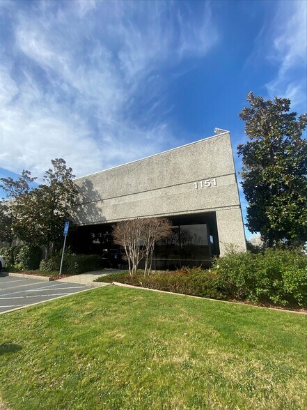 1151 W Sunset Blvd, Rocklin, CA for lease - Building Photo - Image 2 of 11
