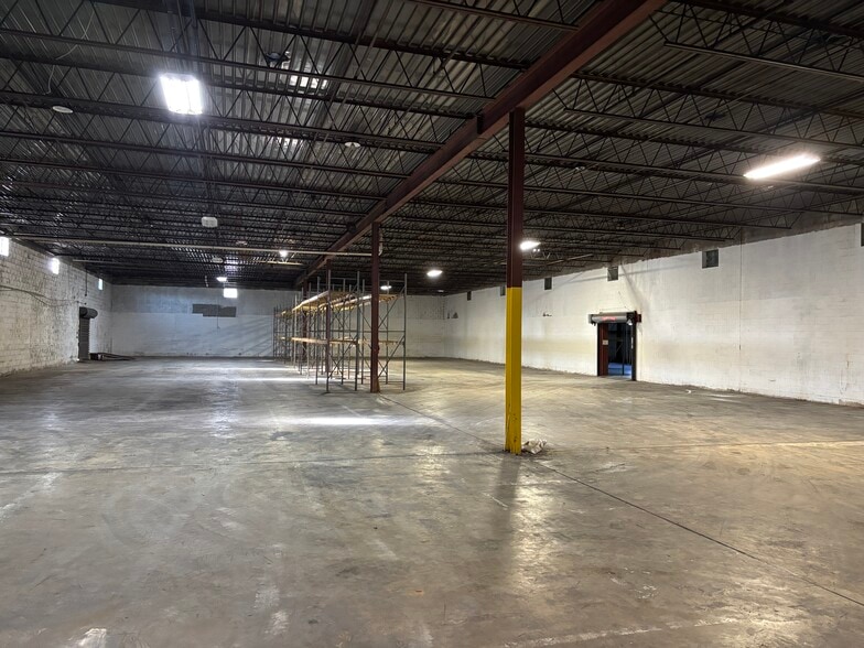 203 Sulphur Springs Rd, Greenville, SC for lease - Interior Photo - Image 2 of 3