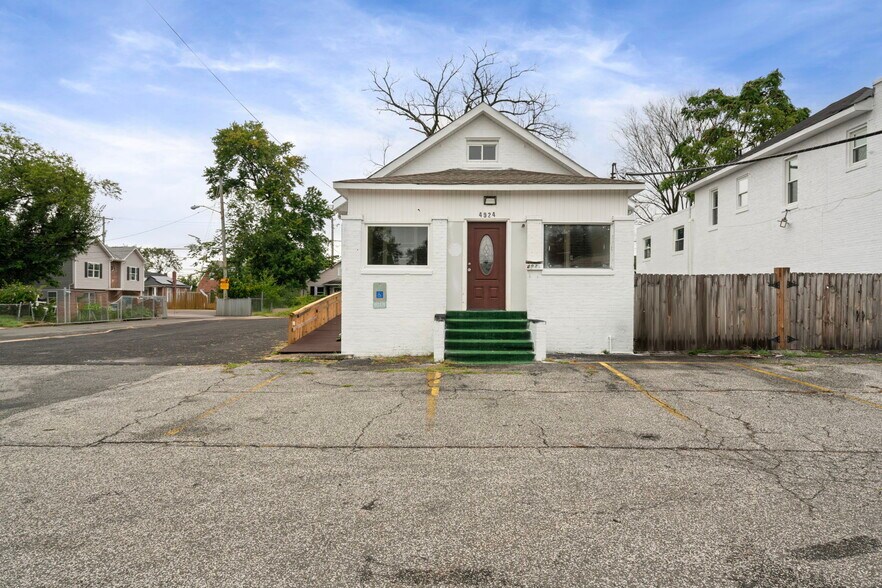 4928 Marlboro Pike, Capitol Heights, MD à vendre - Photo du bâtiment - Image 2 de 56