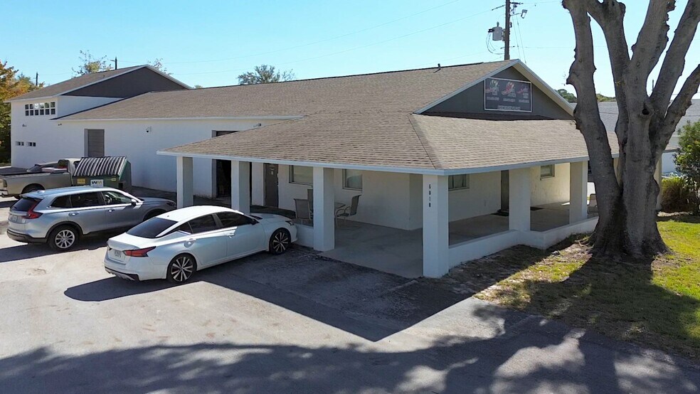 6010 Wall St, Port Richey, FL à vendre - Vidéo sur l’inscription commerciale - Image 2 de 38