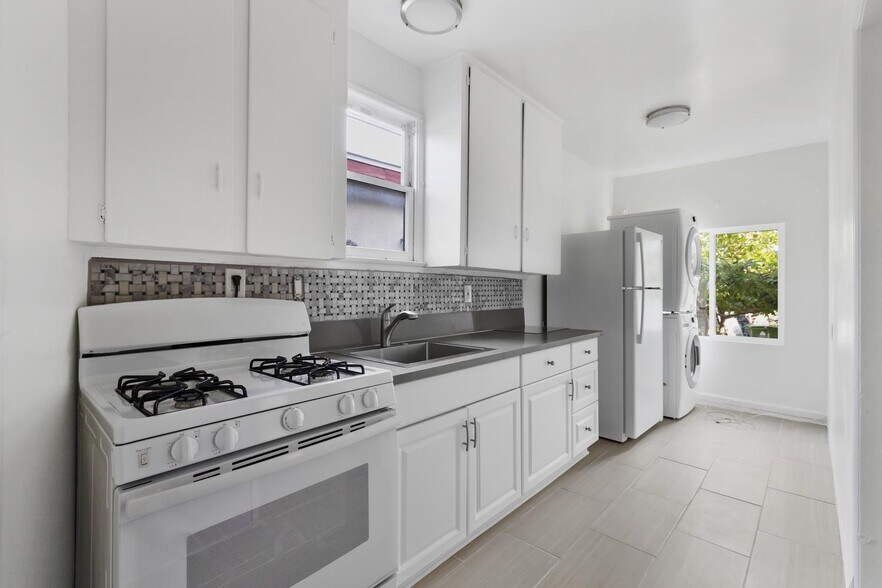 5323 Monte Vista St, Los Angeles, CA à vendre - Photo du bâtiment - Image 2 de 16