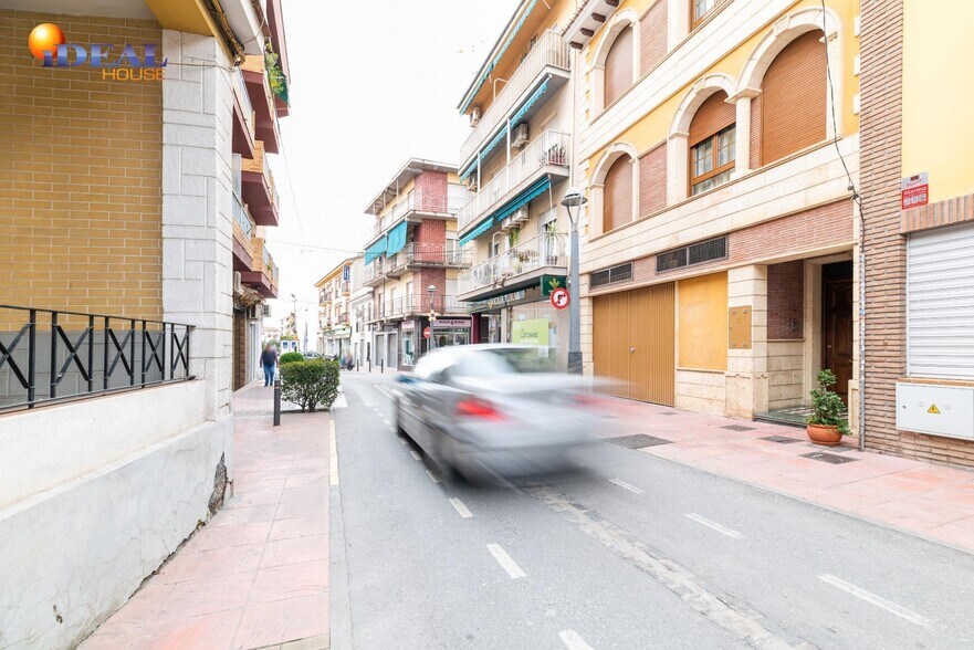 Avenida de la Fuente, 1, Peligros, Granada à vendre - Photo du bâtiment - Image 2 de 10