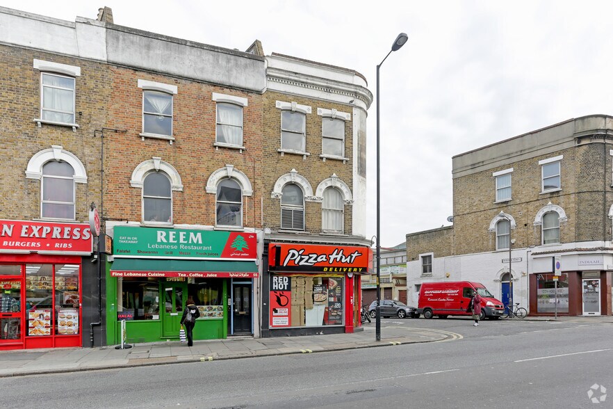 57 Denmark Hl, Londres à louer - Photo du bâtiment - Image 2 de 2