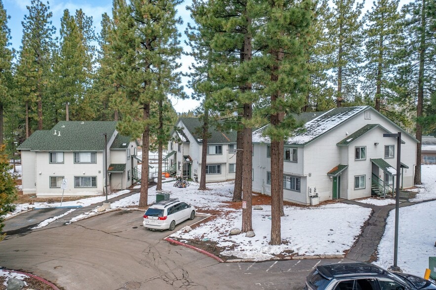 3431 Spruce Ave, South Lake Tahoe, CA à vendre - Photo du bâtiment - Image 2 de 15