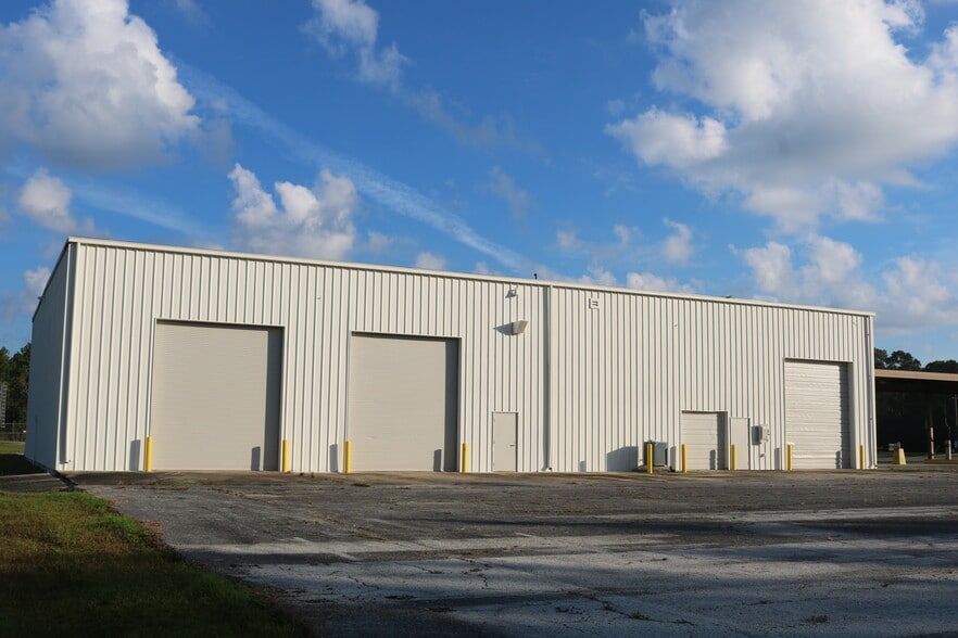 4627 JP Hall Rd, Green Cove Springs, FL for lease - Primary Photo - Image 1 of 6