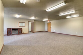 5402 53rd Ave S, Fargo, ND for lease Interior Photo- Image 2 of 9