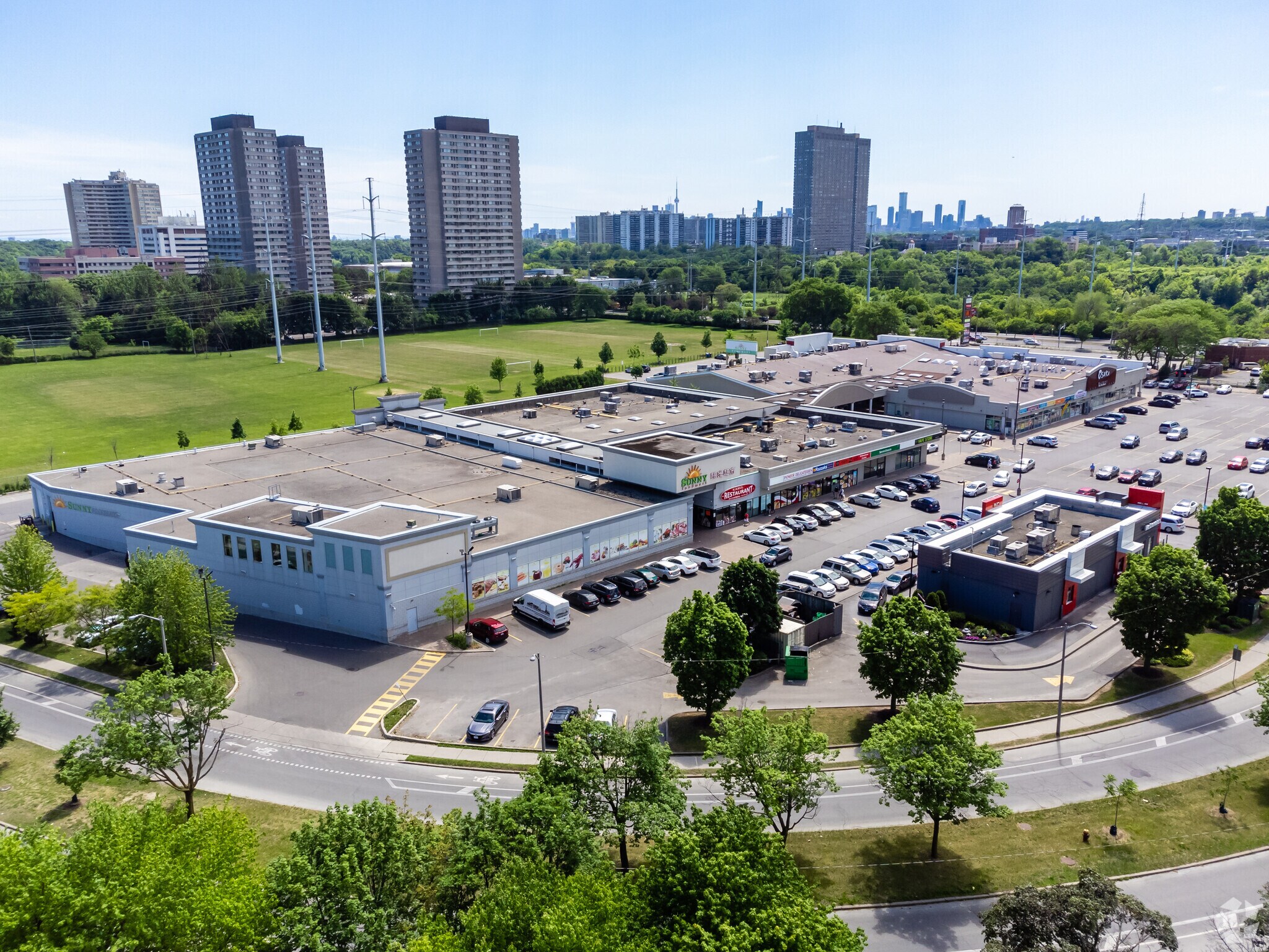 747 Don Mills Rd, Toronto, ON à vendre Photo principale- Image 1 de 1