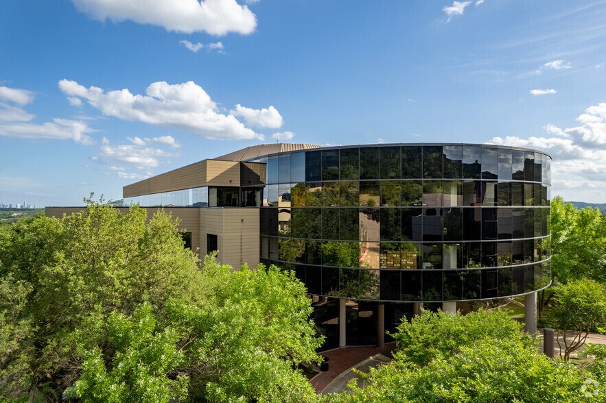 6504 Bridgepoint Pky, Austin, TX à louer - Photo du bâtiment - Image 2 de 19