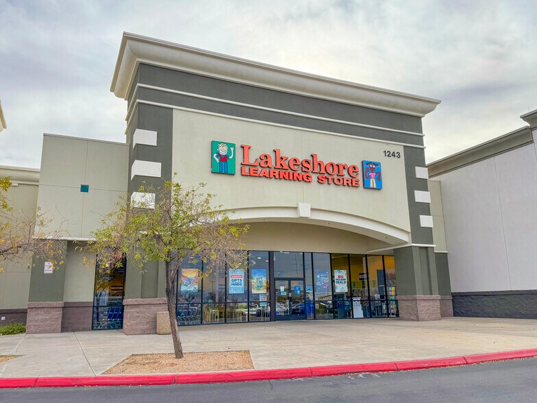 1205-1281 W Warm Springs Rd, Henderson, NV for lease - Building Photo - Image 2 of 17