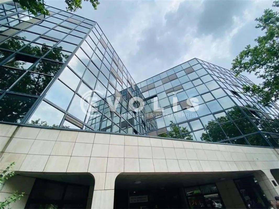 Office in Fontenay-sous-Bois for lease Building Photo- Image 1 of 4