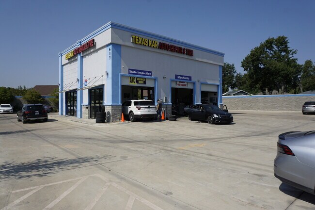 More details for 617 W Centerville Rd, Garland, TX - Retail for Lease