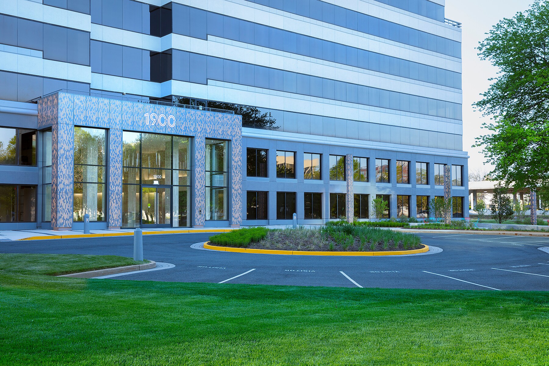 1900 Gallows Rd, Vienna, VA à louer Photo du bâtiment- Image 1 de 11