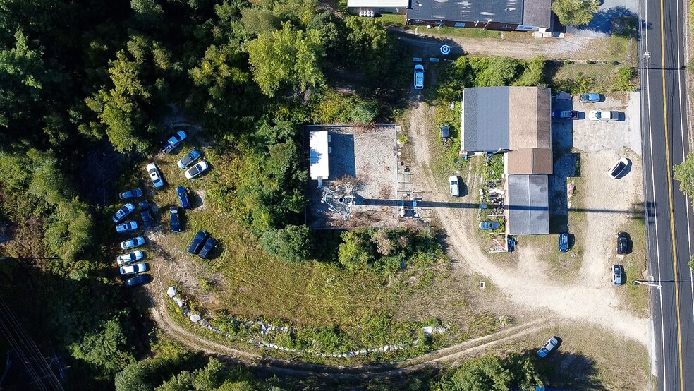 347 Riverside Dr, North Grosvenordale, CT for sale - Building Photo - Image 2 of 46