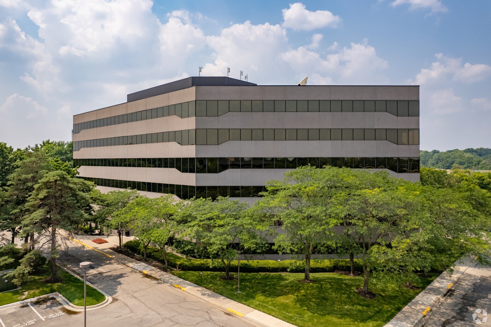 8900 Indian Creek Pky, Overland Park, KS à louer Photo du bâtiment- Image 1 de 8