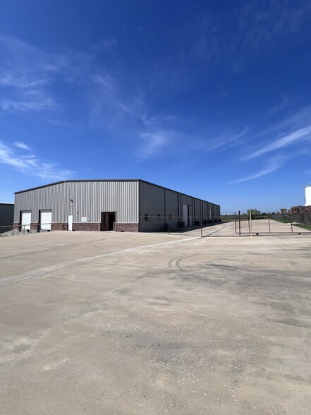 4209 Longhorn Dr, Alvarado, TX for lease - Building Photo - Image 3 of 7