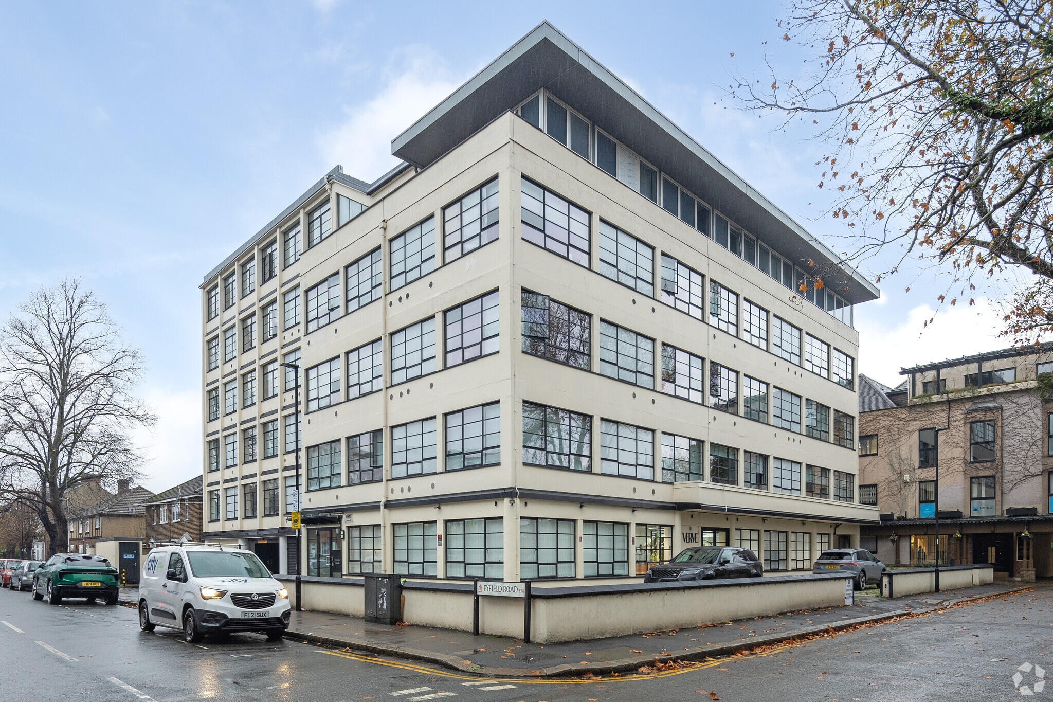 9-10 River Front, Enfield for lease Primary Photo- Image 1 of 3