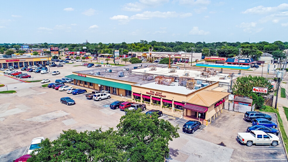5305-5377 Antoine Dr, Houston, TX à louer - Photo du bâtiment - Image 2 de 15