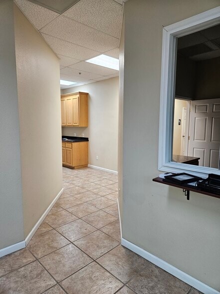 195-197 D'Arcy Pkwy, Lathrop, CA à vendre - Photo intérieure - Image 3 de 9