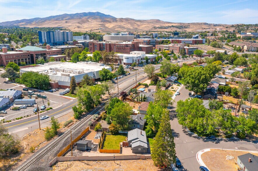 99 Bartlett St, Reno, NV à vendre - Photo du bâtiment - Image 2 de 42