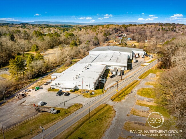 Plus de détails pour 601 Lee Ave, Chickamauga, GA - Industriel à louer
