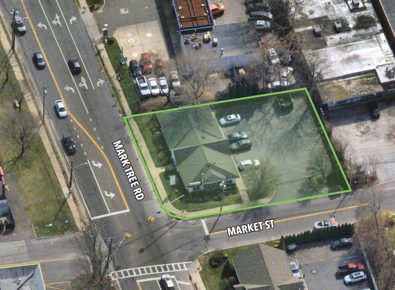 1 Mark Tree Rd, Centereach, NY for sale Primary Photo- Image 1 of 2